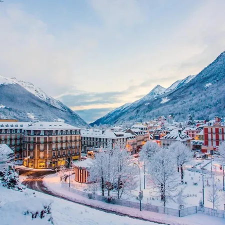 Апартаменты T2bis 4-6 Pers, Proche Centre Thermal Et Centre-ville,